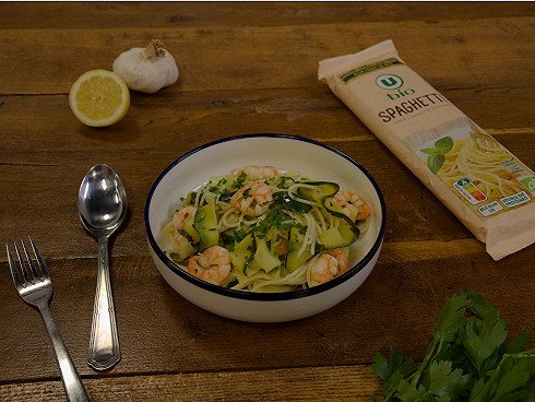 Spaghettis à la courgette et aux crevettes